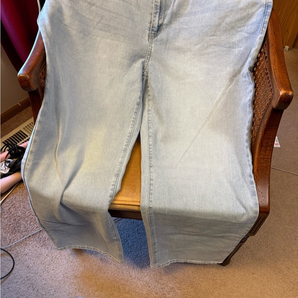 Seven7 Women's Light Blue Straight Leg Jeans - Picture 4 of 4